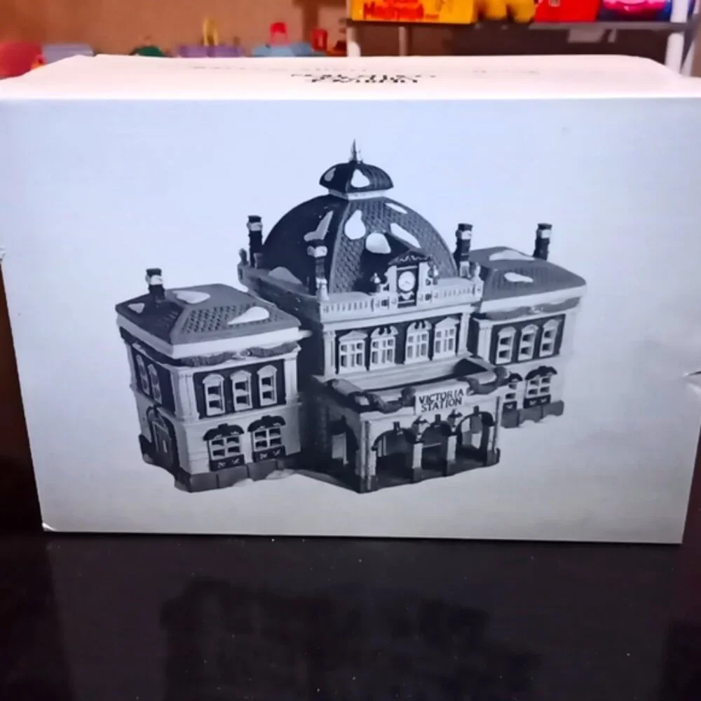 Vintage Dept 56 Victoria Station Dickens Christmas Village #5574-3 Herit…